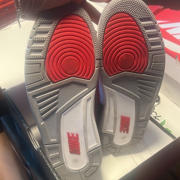 Jordan 3 Retro SE Unite Fire Red - Picture 4 of 6